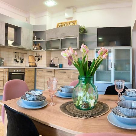 Two Bedroom Apartment -Welcome To Burgas- Top Location, Central Station, Main Walking Street, Sea Garden, Near The Beach Eksteriør billede